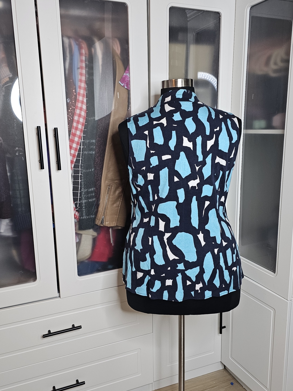 NIC+ZOE Navy and Aqua Abstract Print Top - Picture 5 of 7